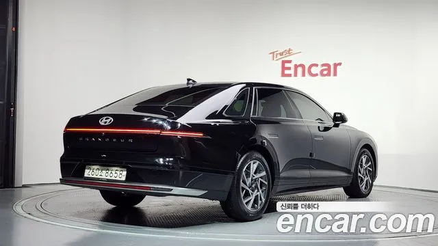 Hyundai Grandeur Grandeur (GN7) 2.5 Бензин 2WD — Фото автомобиля 2