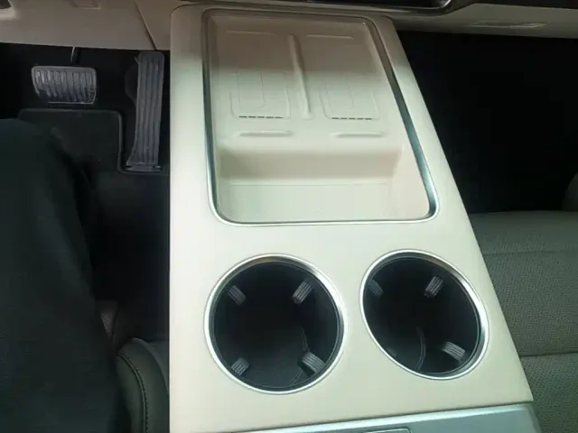 Li Auto MEGA — Фото автомобиля 13