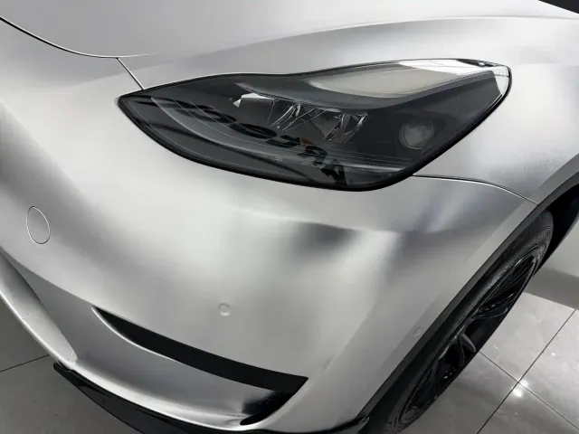 Tesla Model Y — Фото автомобиля 11