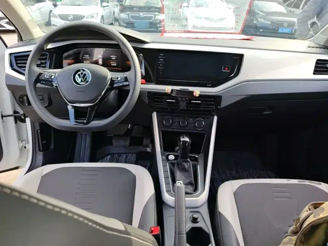 Volkswagen Polo — Фото автомобиля 9