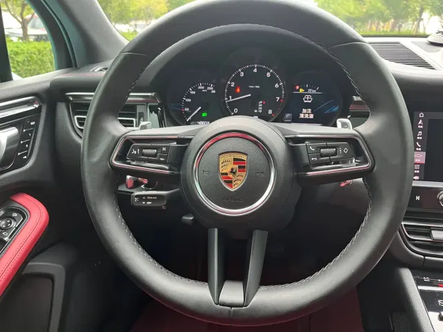 Porsche Macan — Фото автомобиля 5