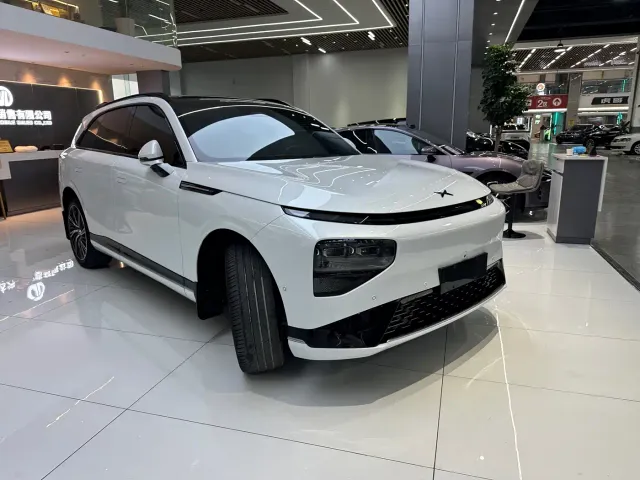 Xpeng G9 — Фото автомобиля 3