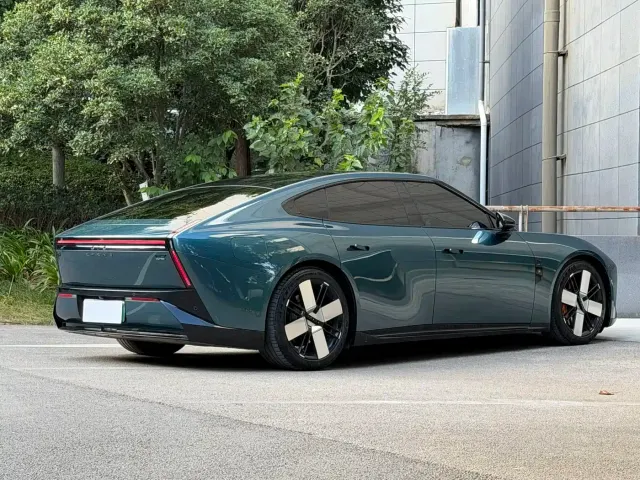 XPeng XPeng P7 — Фото автомобиля 5