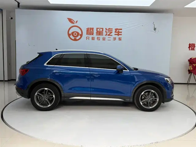 Audi Q3 — Фото автомобиля 3