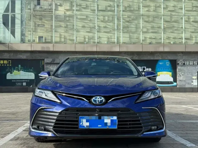 Toyota Camry — Фото автомобиля 2