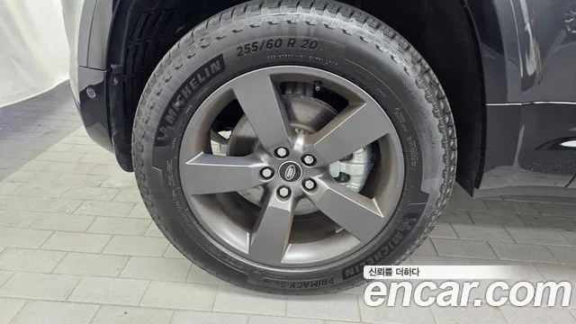 Land Rover Defender Defender (L663) 110 P300 X-Dynamic SE — Фото автомобиля 5