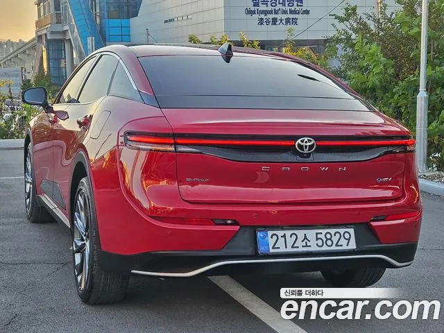 Toyota Crown — Фото автомобиля 6
