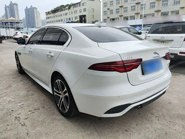 Jaguar XEL — Фото автомобиля 4