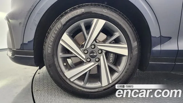Genesis GV70 2.5T Бензин AWD — Фото автомобиля 5