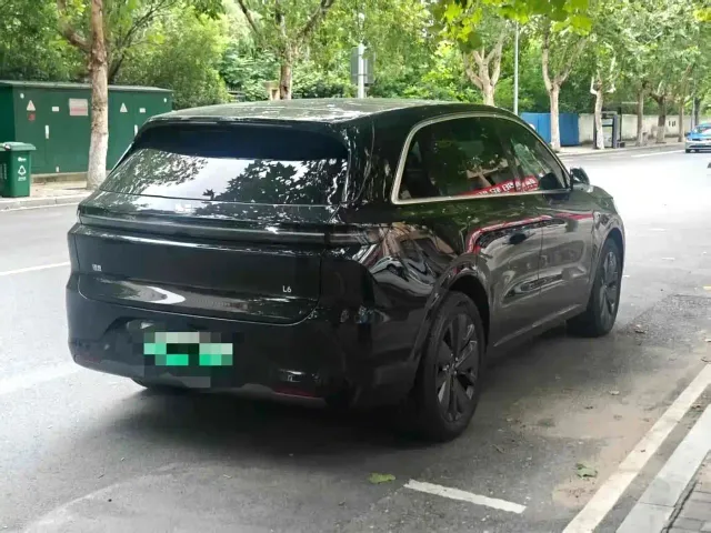 Li Auto L6 — Фото автомобиля 7