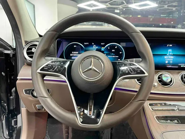Mercedes-Benz E-Class — Фото автомобиля 15