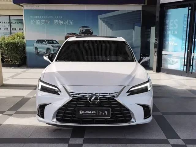 Lexus ES — Фото автомобиля 2