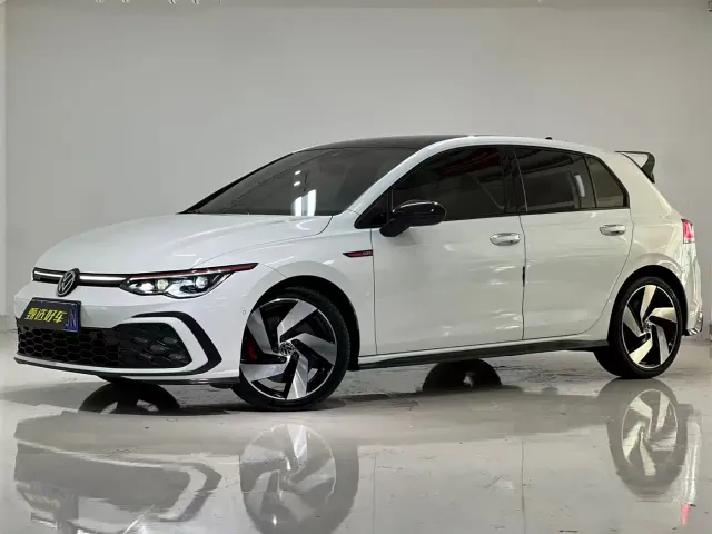 Фотография автомобиля — Volkswagen Golf GTI
