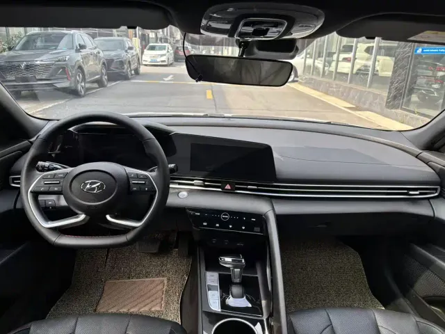 Hyundai Elantra — Фото автомобиля 6