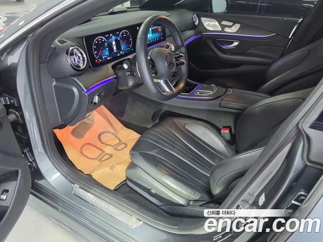 Mercedes-Benz CLS-Class — Фото автомобиля 13