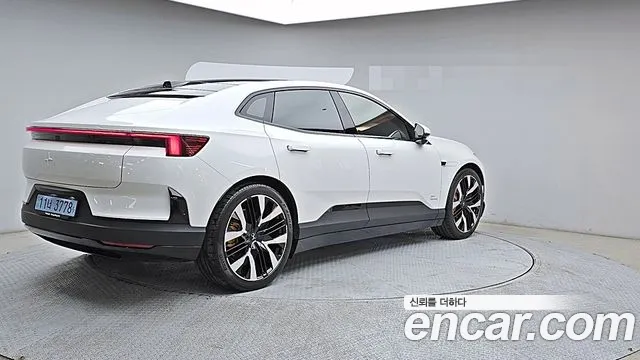 Polestar 4 — Фото автомобиля 4