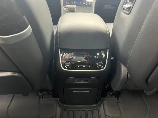 Li Auto ONE — Фото автомобиля 13