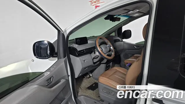 Hyundai Staria Staria 4WD Lounge 9 мест — Фото автомобиля 10