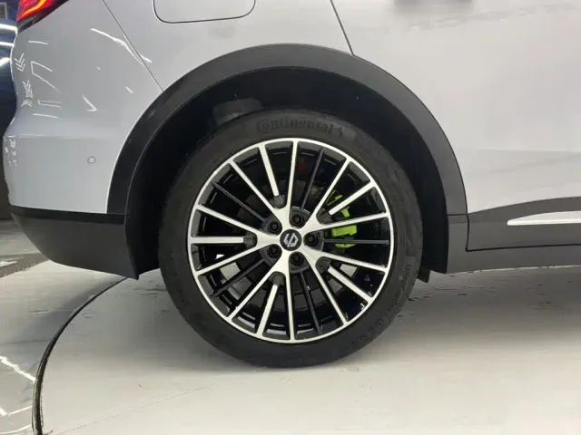 Leapmotor C11 — Фото автомобиля 11