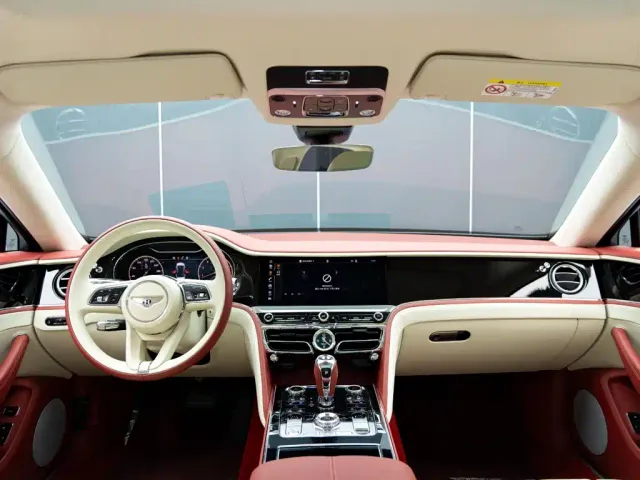 Bentley Flying Spur — Фото автомобиля 15