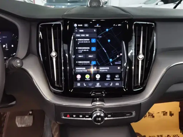 Volvo XC60 — Фото автомобиля 12