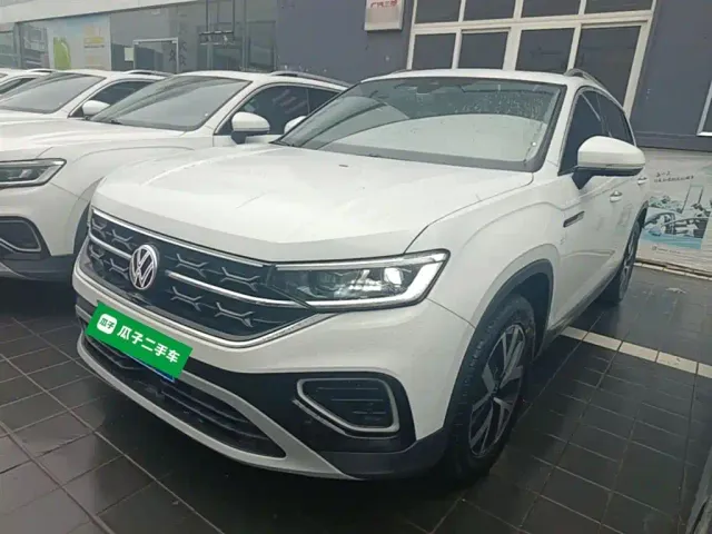Фотография автомобиля — Volkswagen Tayron