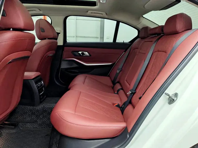 BMW 3 Series — Фото автомобиля 6