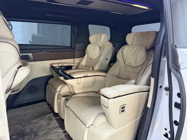 Toyota Vellfire — Фото автомобиля 11
