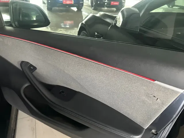 Tesla Model 3 — Фото автомобиля 4