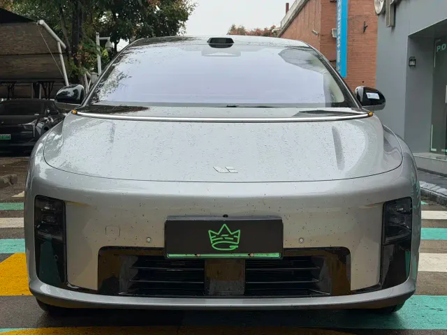 Li Auto Li i8 2025 Standard Edition — Фото автомобиля 2