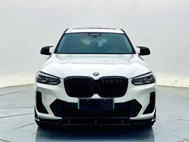 BMW iX3 — Фото автомобиля 3