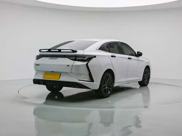 Dongfeng Yixuan — Фото автомобиля 4