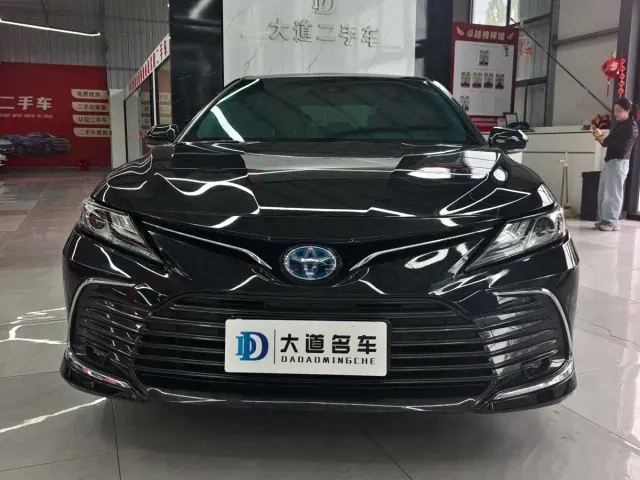 Toyota Camry — Фото автомобиля 2
