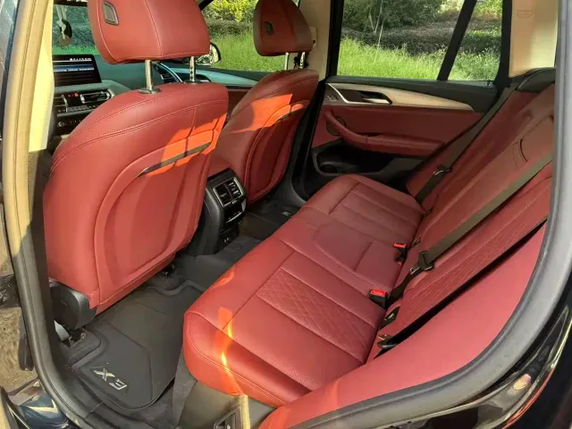 BMW iX3 — Фото автомобиля 10