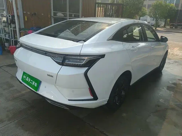 Dongfeng Yixuan — Фото автомобиля 6