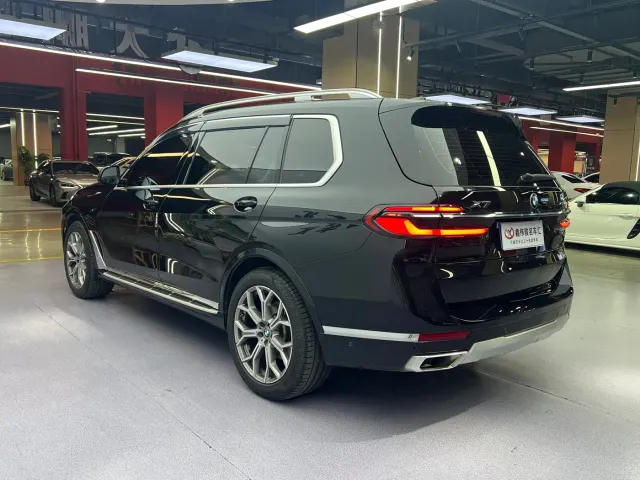 BMW X7 — Фото автомобиля 17