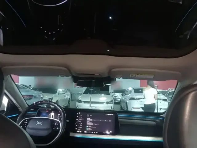 Xpeng P7 — Фото автомобиля 13