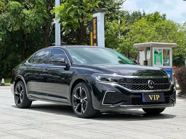 Volkswagen Passat — Фото автомобиля 3
