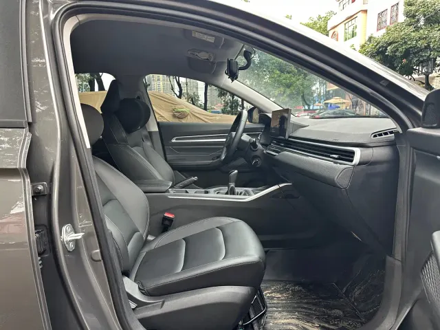 Geely Emgrand — Фото автомобиля 10