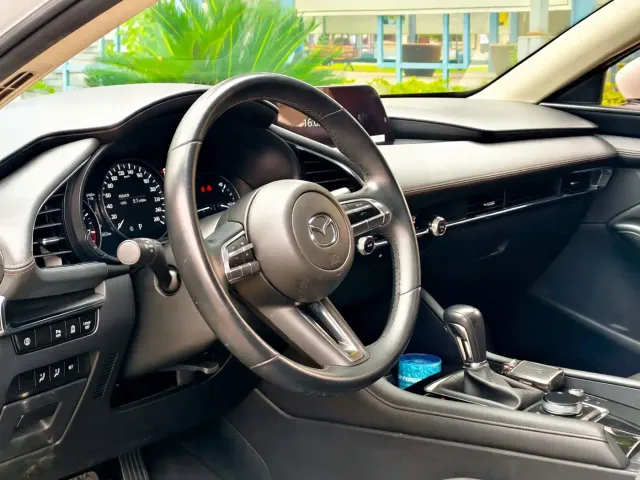 Mazda Axela — Фото автомобиля 9