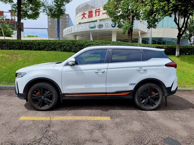Geely Boyue — Фото автомобиля 3
