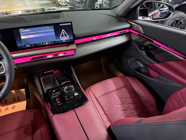 BMW 5 Series — Фото автомобиля 12