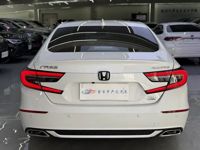 Honda Accord — Фото автомобиля 9