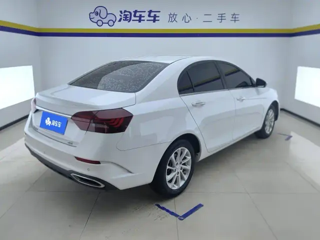 Geely Emgrand — Фото автомобиля 3