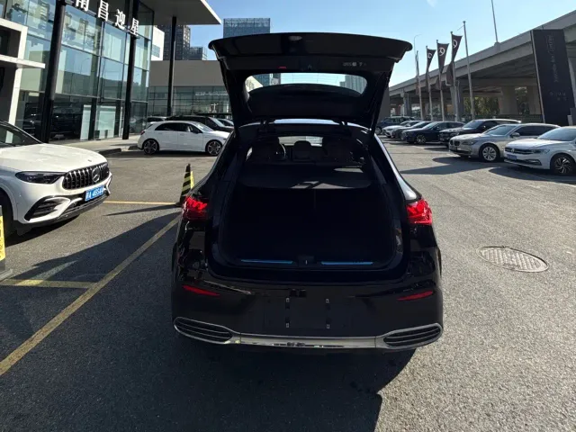 Mercedes-Benz EQE SUV — Фото автомобиля 12