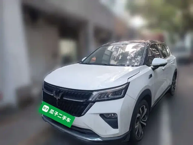 Фотография автомобиля — Wuling Asta