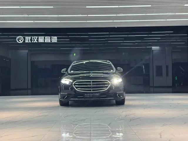 Mercedes-Benz E-Class — Фото автомобиля 5