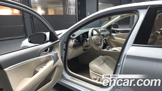 Genesis G70 New — Фото автомобиля 15