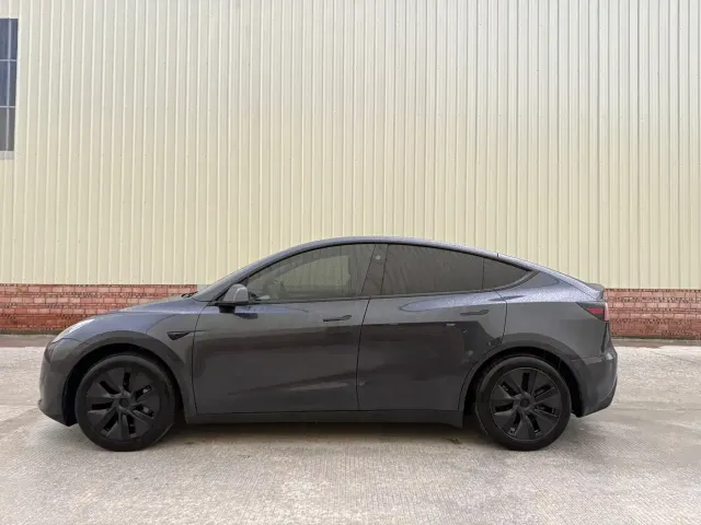 Tesla Model Y — Фото автомобиля 7