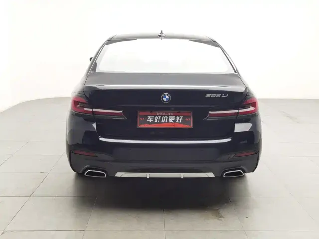 BMW 5 Series — Фото автомобиля 4